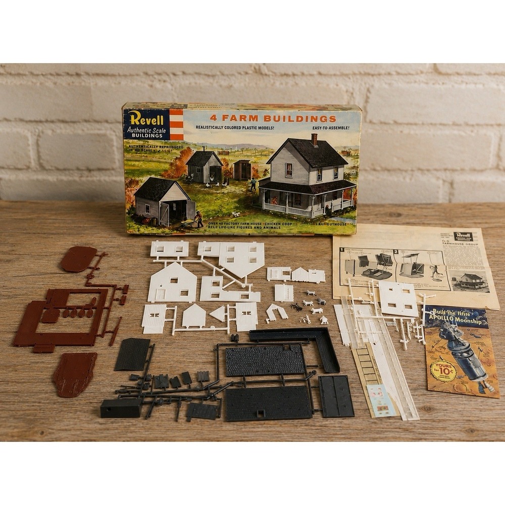 Model Train Revell T-9003: 2.00 HO Scale Farm Building Kit (Set of 4) *Read*